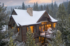 Stunning modern home walking distance to town and trails, Hot Tub, Fire Pit, Views! Breckenridge